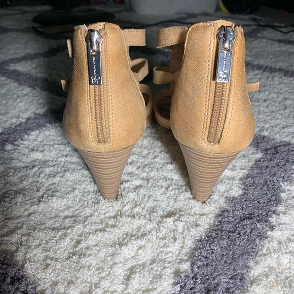 Jessica Simpson like new tan leather wedges - Picture 4 of 6